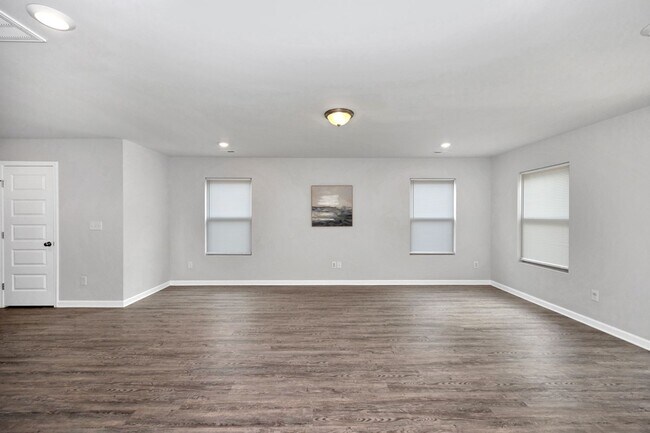 Building Photo - 3 Bedroom House in East Limestone