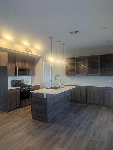 Building Photo - 2085 N 275 W