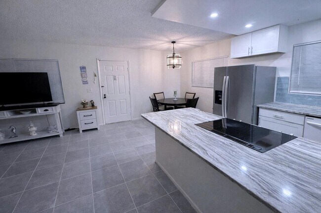 Building Photo - 3300 Fox Chase Cir
