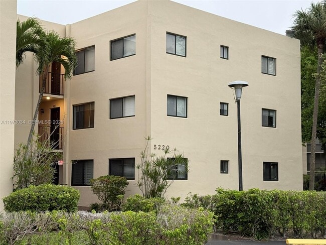Building Photo - 5220 Las Verdes Cir