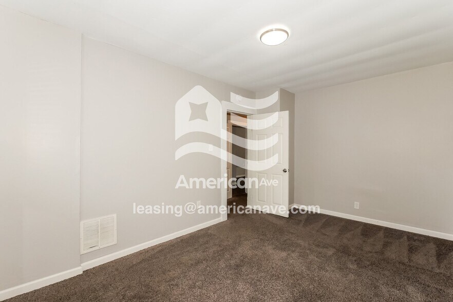 Building Photo - 50 N Sherman Dr