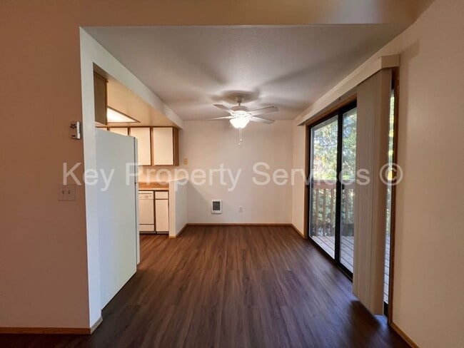 Building Photo - MOVE IN SPECIAL! HALF OFF! Updated Condo i...