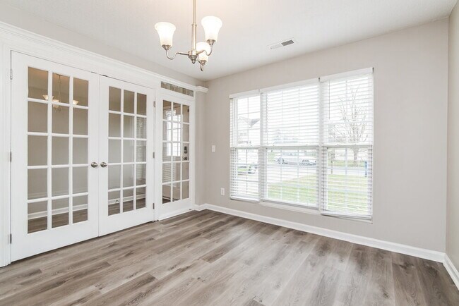 Building Photo - 3020 Hayling Dr