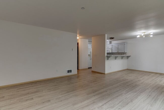 Building Photo - Updated 2 Bedroom 2 Bath Condo near Ft. Nu...
