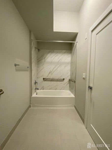 Building Photo - 22 Center St