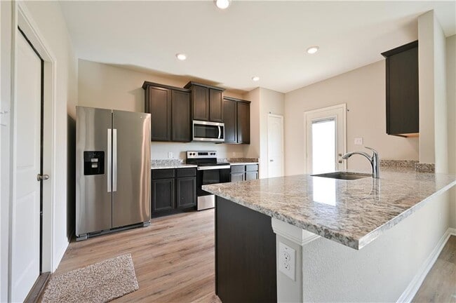 Building Photo - 252 Mount Vernon Way