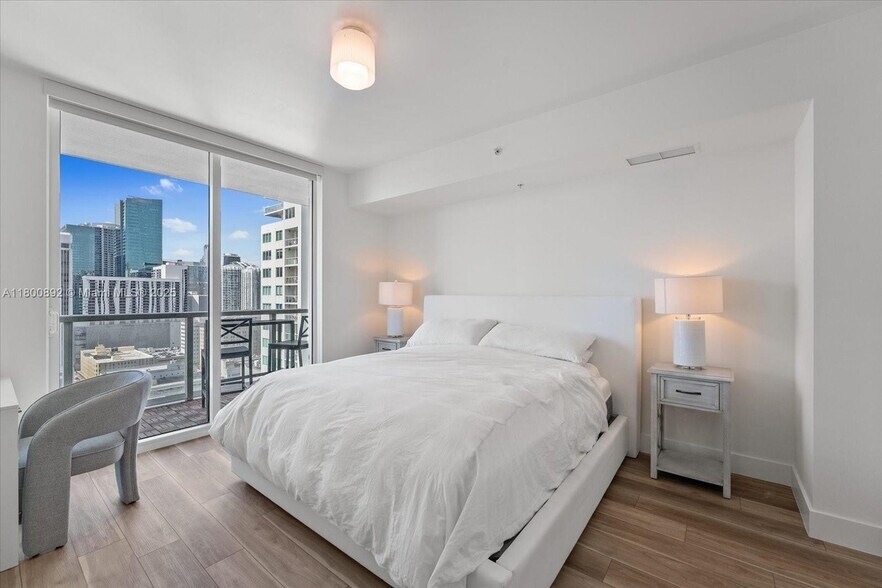 Master Suite - 244 Biscayne Blvd
