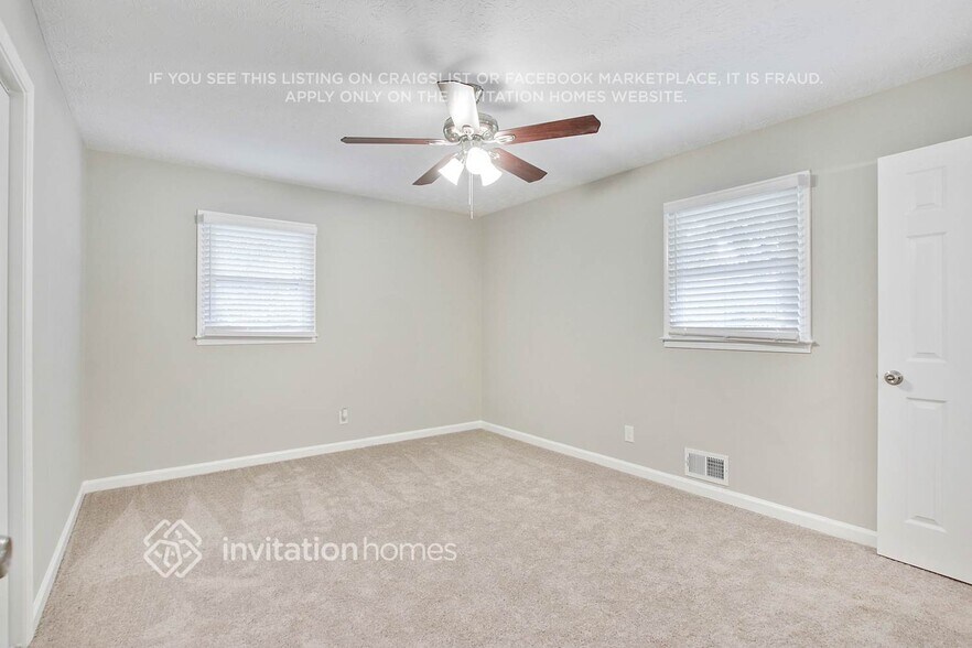 Building Photo - 5747 Woodland Dr