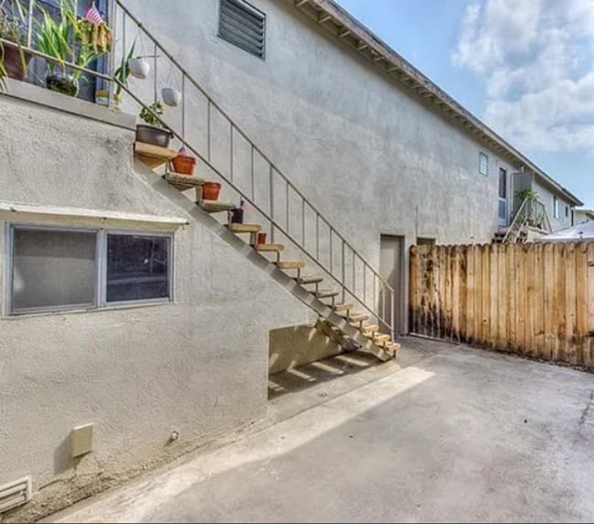 Building Photo - Paradise Manor Condo for lease