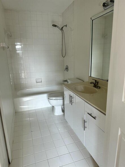 Building Photo - 7085 Nova Dr