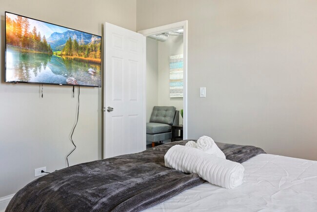 Building Photo - 1111 Bonnie Brae