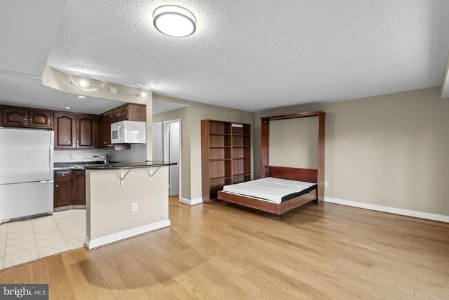 Building Photo - 3101 New Mexico Ave NW