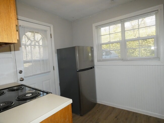 Building Photo - 10620 N Locust Ct