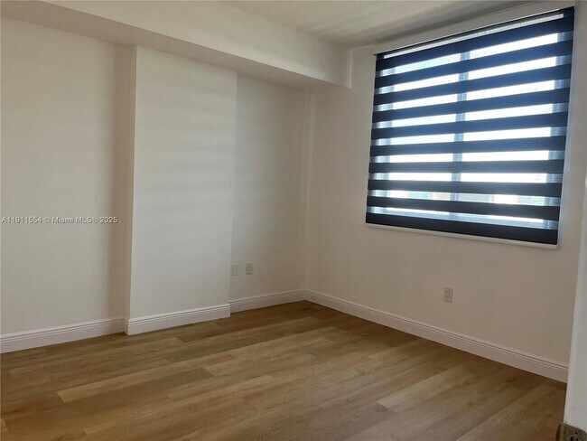 Building Photo - 3590 Coral Wy