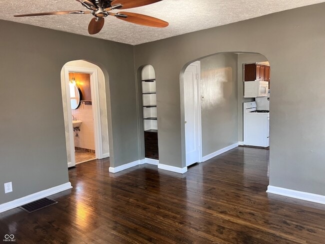 Building Photo - 1524 E 46th St