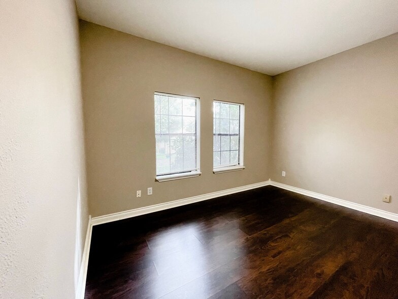 Building Photo - Cherokee Bay Rambler