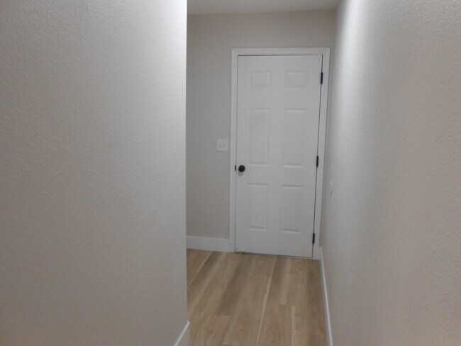 Building Photo - 571 Grape Dr