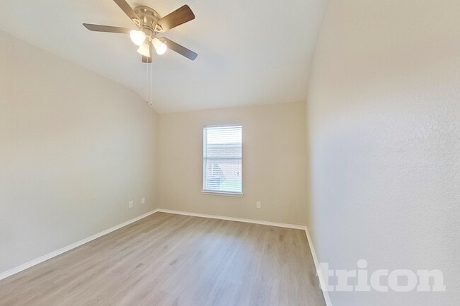 Building Photo - 522 Golden Bell Dr