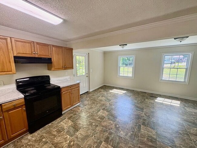 Building Photo - 3 Bed /2.5 Bath East Nash!