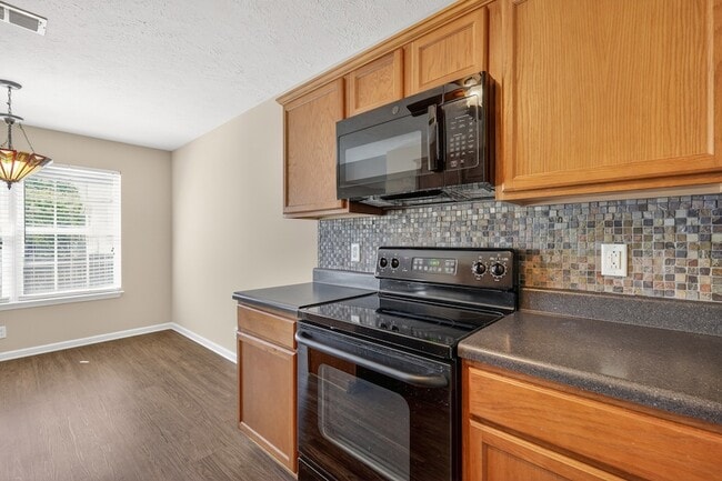 Building Photo - 851 Kanatak Ln