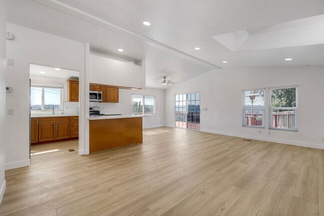 Building Photo - 2241 Meadow Lark Dr