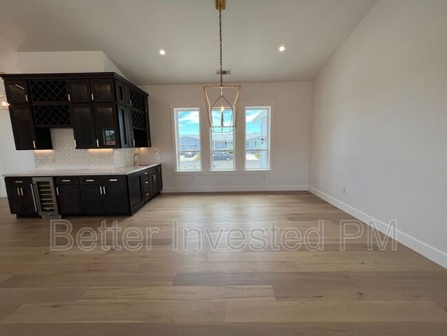 Building Photo - 4579 Lambert Dr