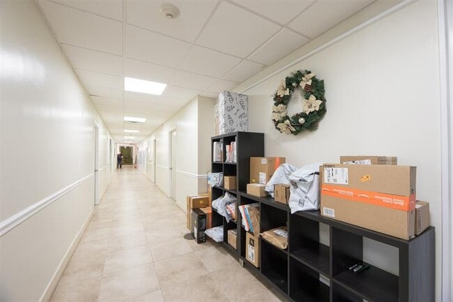 Building Photo - 305 N Pompano Beach Blvd
