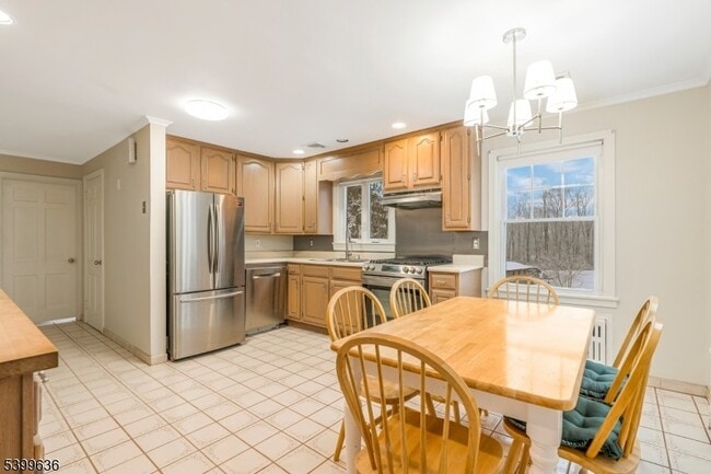 Building Photo - 111 King George Rd