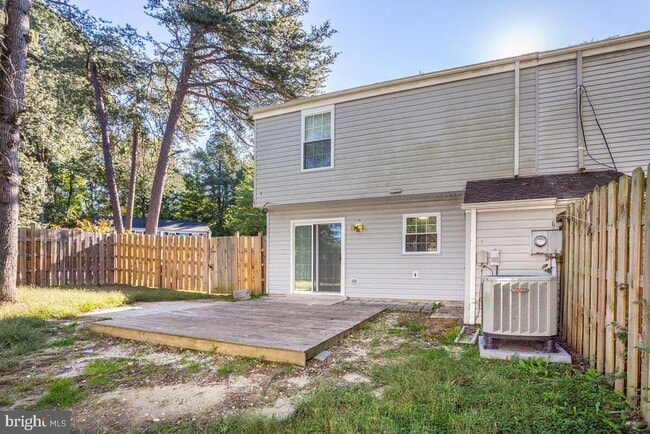 Building Photo - 700 Brandon Cir