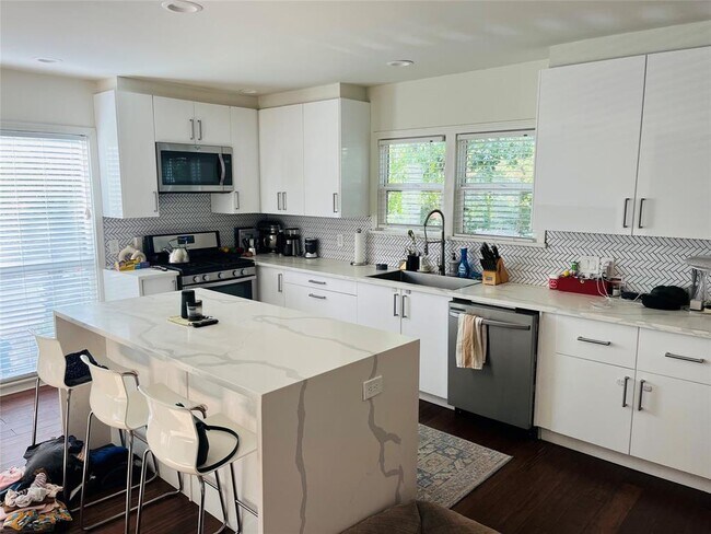 Building Photo - 5619 Shoal Creek Blvd