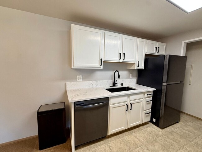 Building Photo - Burien Condo