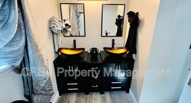 Building Photo - 417 Joy Dr