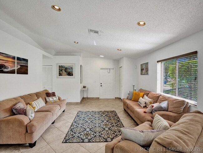 Building Photo - 1245 SW 46th Way