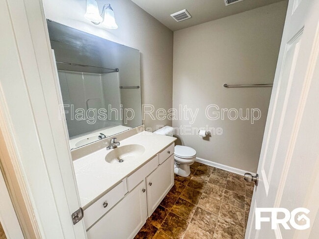 Building Photo - 110 Highland Pk Dr