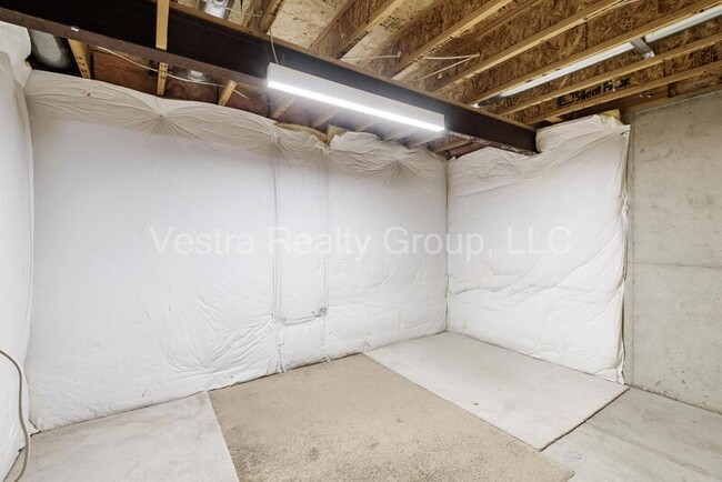 Building Photo - 9585 Deer Horn Ct