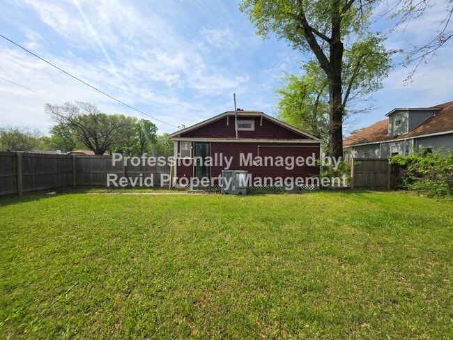 Building Photo - 3 Bed 1.5 Bathroom Home!!!!