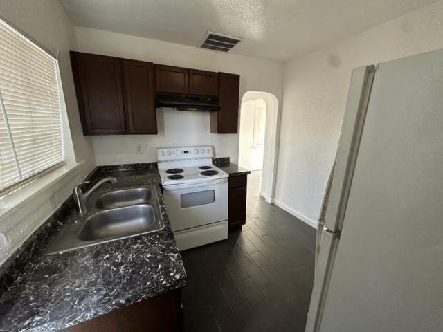 Building Photo - 1 bedroom in PHOENIX AZ 85006