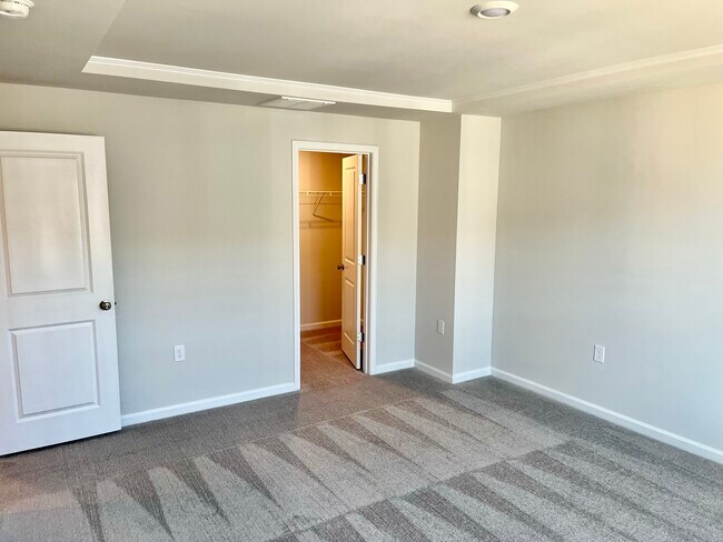 Building Photo - 1009 Belloak Wy