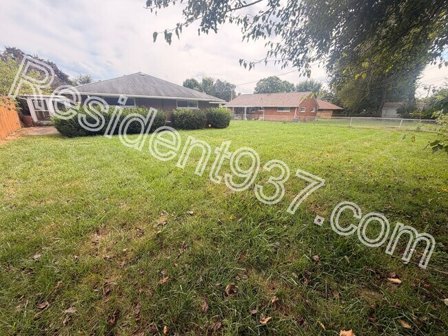 Building Photo - 3593 Elmira Dr