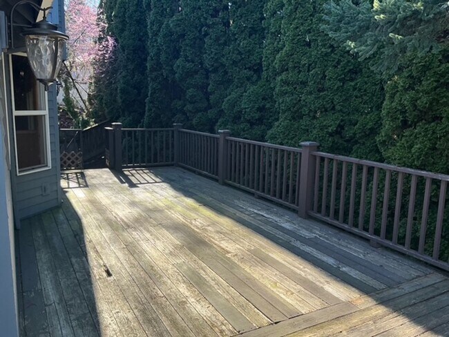 Building Photo - COOPER MOUNTAIN AMAZING VIEW