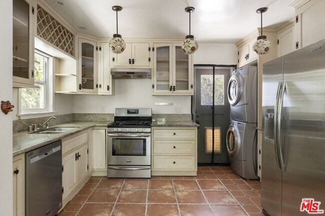 Building Photo - 11269 La Maida St