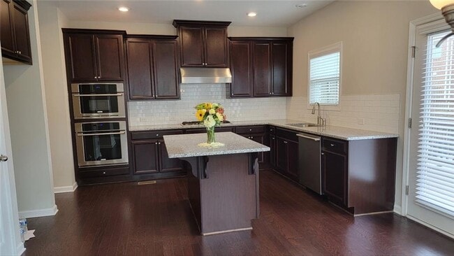 Building Photo - 840 Sunset Park Dr