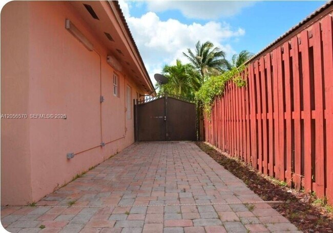 Building Photo - 13817 SW 154th St