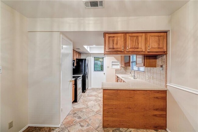 Building Photo - 12118 Black Angus Dr