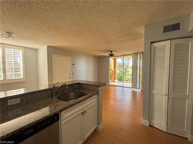 Building Photo - 1170 Wildwood Lakes Blvd