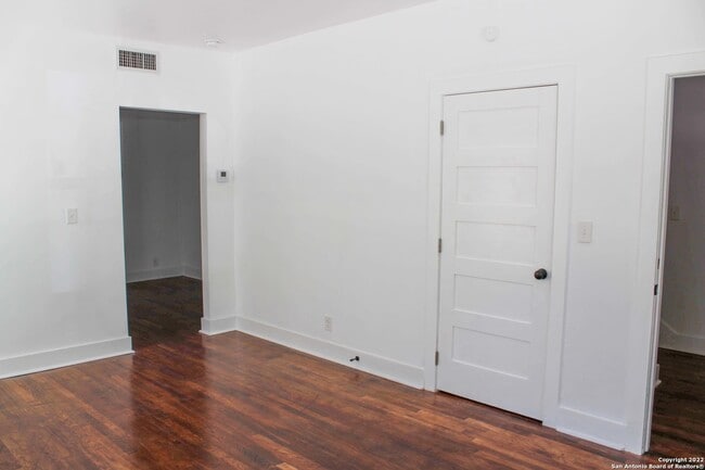 Building Photo - 410 Fulton Ave