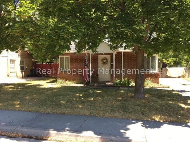 Primary Photo - A Cute 2 Bed, 1 bath home! Available in Oc...