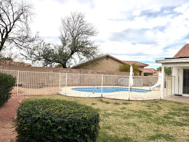 Building Photo - 7283 W Tina Ln