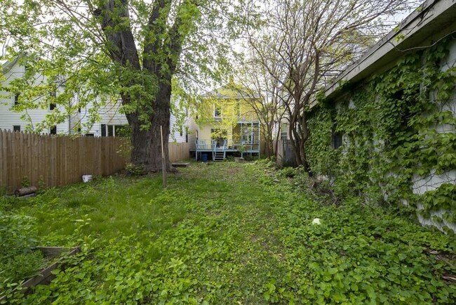 Building Photo - 115 N Allen St