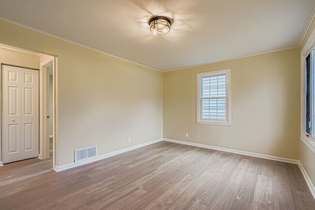 Building Photo - 14827 Kenneth Ave